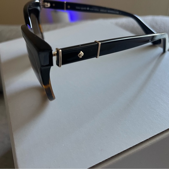 (All 4 Included) Kate Spade, DVF, Bebe & Marciano Sunglasses - Picture 8 of 10